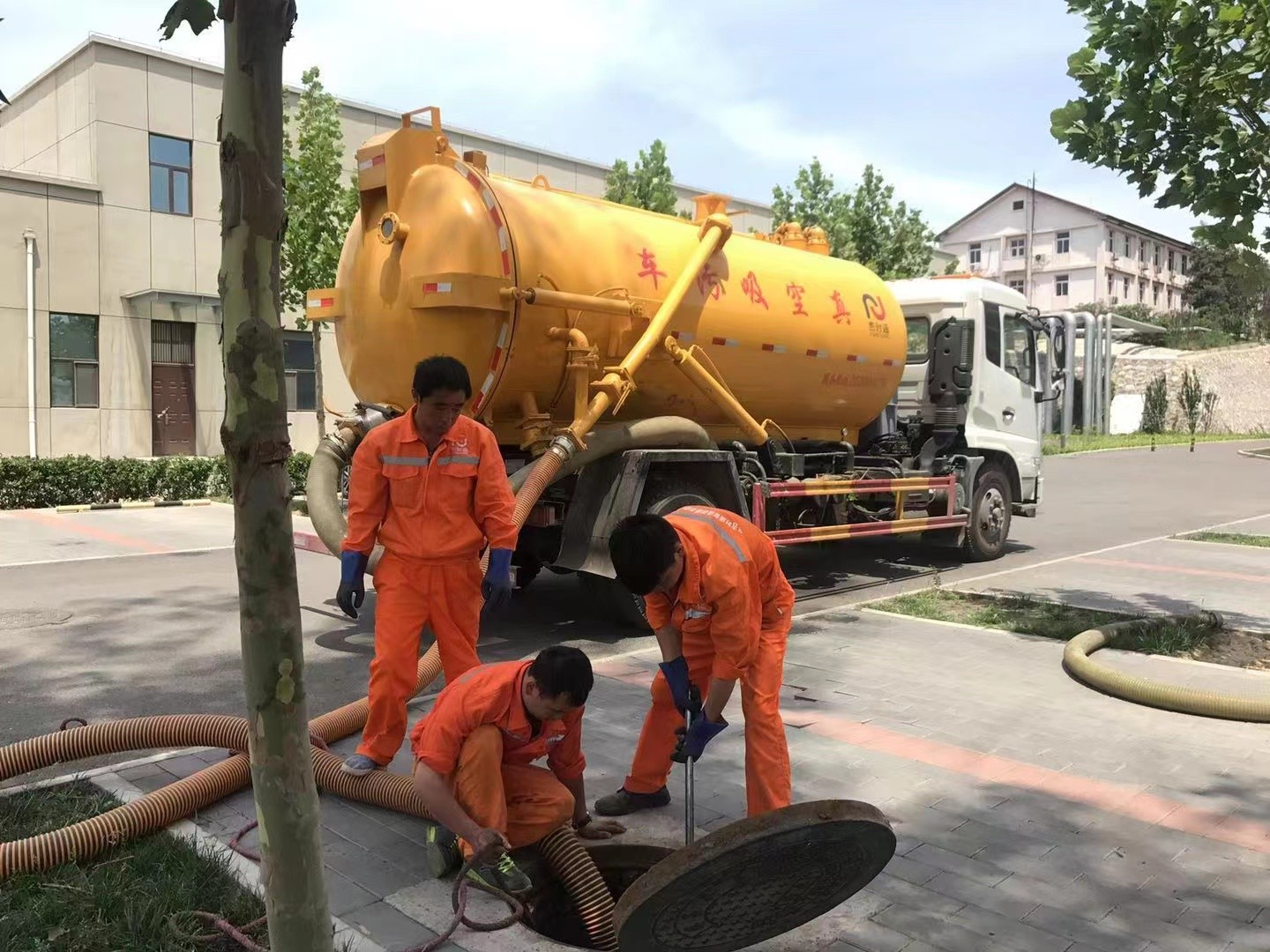 越西化粪池清理与5-8吨吸粪车施工效率分析